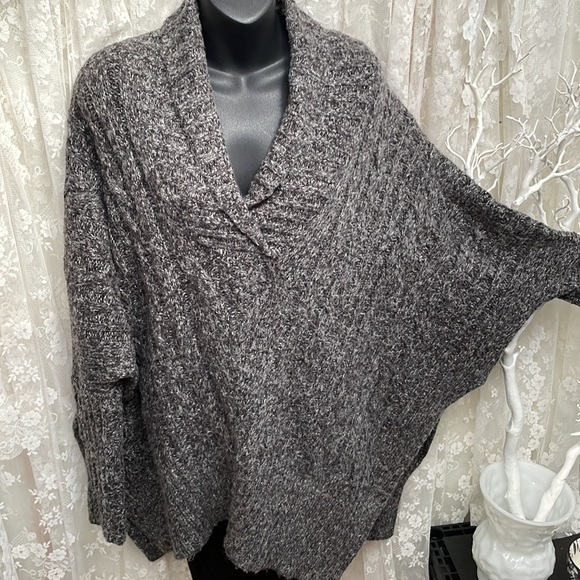 Glorious Cable Knit Sweater Poncho Edit by Jeanne Beker in the Perfect Grey - Picture 3 of 10